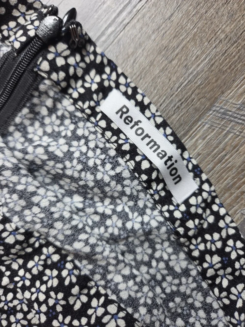 Reformation A-Line Long Bea Skirt Size 8 Black And White Daisy Flowers